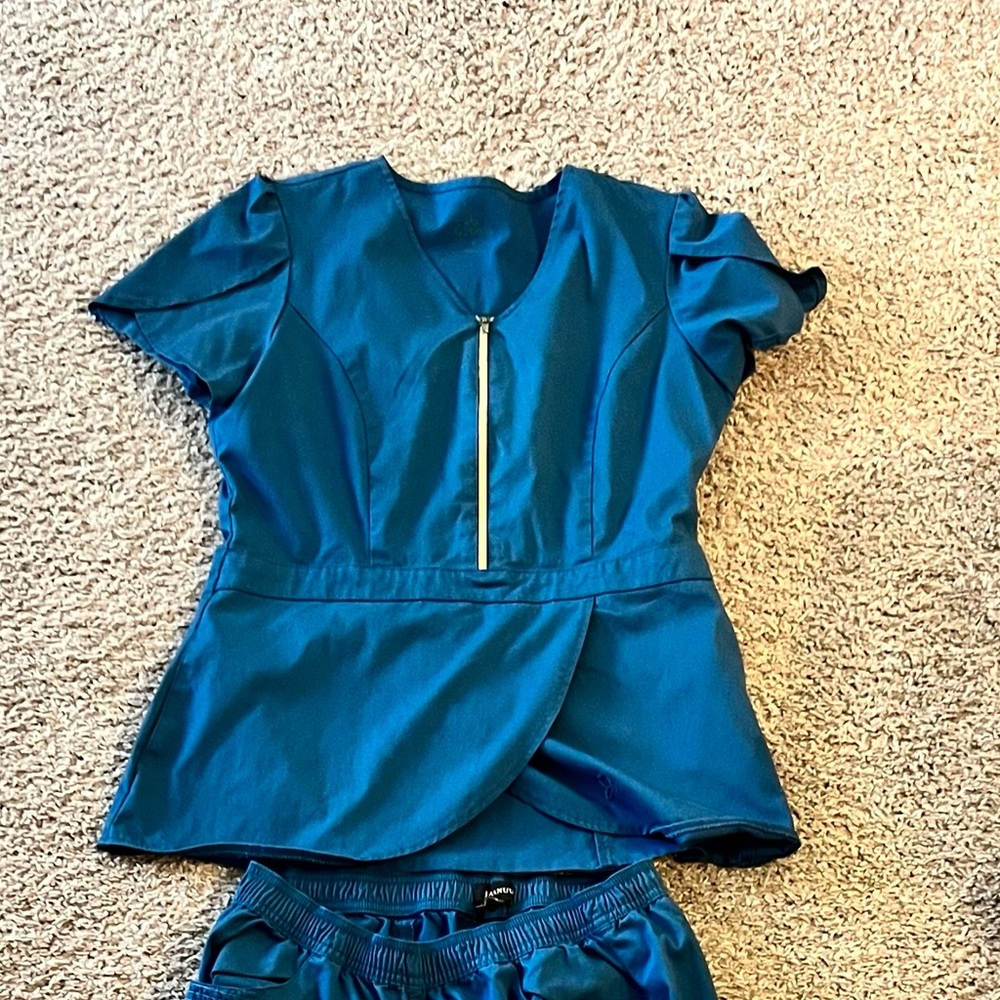 JAANU scrub set (M)